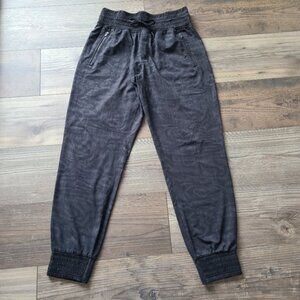 Athleta Camden Printed Satin Joggers Pants Zip Pockets High Waist Womens Size 2